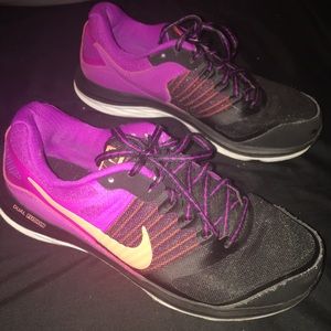 Nike Dual Fusion Sneakers